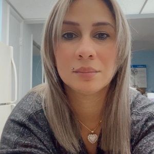 Meet your Posher, Yaima